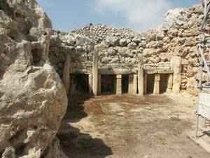 Malte-temple-megalitique-Ggjantija.jpg