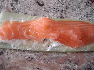 Roulade-de-concombre-et-saumon-fume-2.jpg