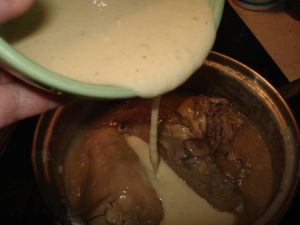 La-poule-au-blanc-a-l-ancienne-3.jpg