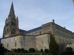 Saint-Maixent-l-Ecole vue-de-l-ABBATIALE-et-de-l-exte
