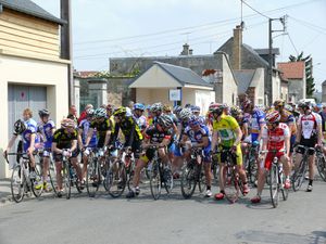 Course cycliste Bucy le long 20100508 (5)
