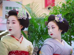 geishas kyoto 01
