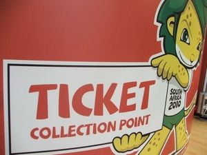 C'est ici que cela se passe pour les tickets ! - Pierrick Lieben 2010 C'est ici que cela se passe pour les tickets ! - Pierrick Lieben 2010