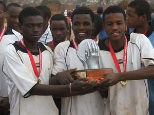 Les vainqueurs ont même eu le droit à leur trophée - Pierrick Lieben 2010 Les vainqueurs ont même eu le droit à leur trophée - Pierrick Lieben 2010