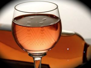 vin-rose-voit-rouge-L-1.jpeg