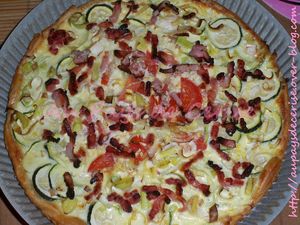tarte-poireaux-courgettes-tomate-et-lardons.jpg