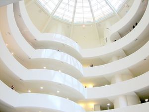 800px-Guggenheim-New_York-interior-20060717.jpg