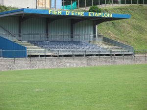 tribune stade guilly