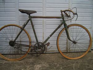 VELO-ENSEMBLE-AV-restauration.jpg