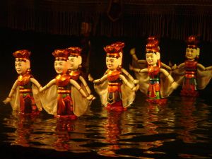 Theatre-des-marionnettes-sur-l-eau.jpg