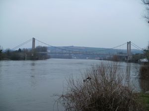 Pont qui enjambe la Seine à Les Andelys (27)