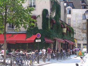 Chez_Marianne_Le_Marais_Paris_01.jpg