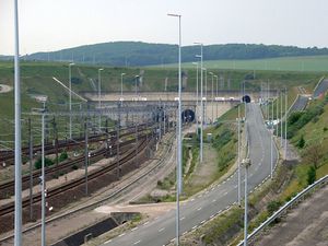 800px-Eurotunnel Coquelles 2008