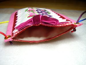 Pochette brodée