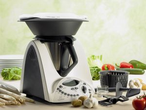 Thermomix-with-New-Varoma.jpg