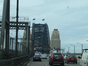 01 Fahrt ueber die Sydney Harbour Bridge