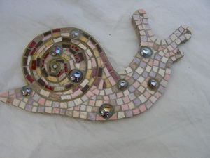 Mosaique-decorative-en-forme-d-escargot.jpg