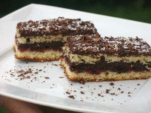 genoise-cerise-chocopart1.JPG