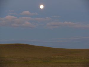 Mongolie (280)- lever de lune dans le gobi