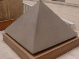 pyramide.jpg