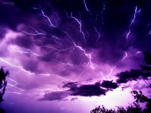 ciel-orage-violet