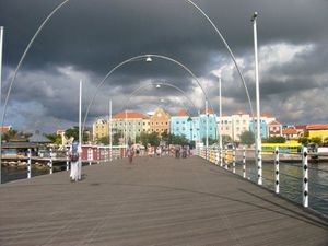 32 Curacao Willemstadt premier pont