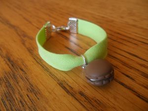 bracelet fillette vert anis macaron marron