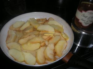 Pommes-sautees-au-sirop-d-agave-pour-crepes---1-.JPG