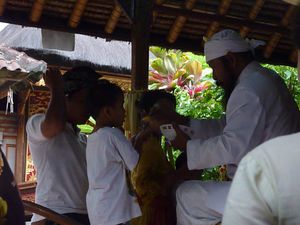 Ubud cérémonie 6 mois de Kadek (30)