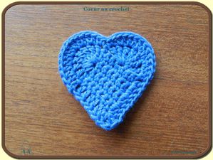 coeur-au-crochet-bleu.jpg