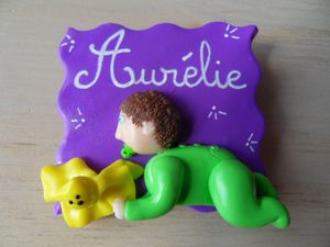 Badge fimo bébé et son doudou AURELIE