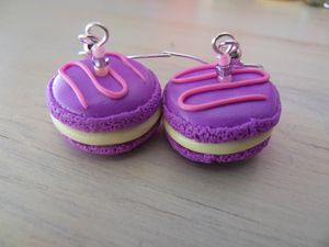 Boucles d'oreilles macarons fimo violet et vanille