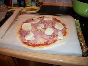 pizza-jambon-lardons-fromage-1.JPG
