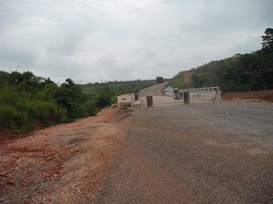 Conclusão da Ponte sobre o rio Nzadi-1- Damba