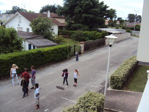 balle-aux-prisonniers-enfants-de-la-residence-025.jpg