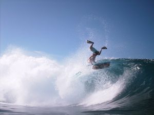 Tshany-Teissier-Bodyboard-Tahiti-Sapinus-Prone-1.jpg