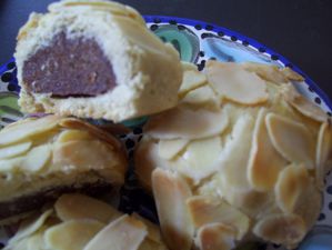 Biscuits fleur à la datte et amandes effilées (4)