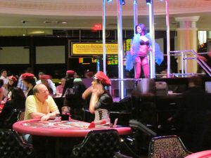 Messieurs les amateurs de Poker... Une petite partie ? 2013-6 4022