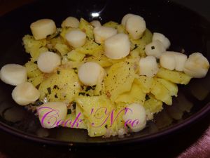 Grande salade de pommes de terre et de pétoncles à l'estragon