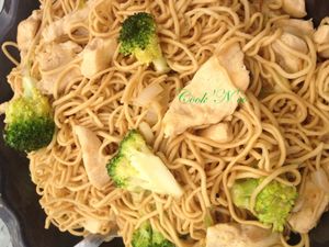 Nouilles sautées au poulet