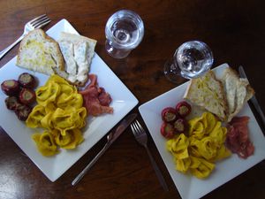 009 : Repas en amoureux, Modena