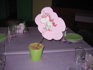centre-table-licorne.jpg