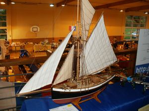 PB040018