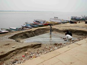 Varanasi J2 019