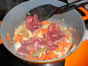 sauce/jus pour cerf chamois ou chevreuil, fond de gibier comptez min1h - la  cuisine de Beedee