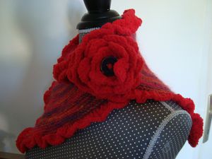 Cache-cou en laine - Cache-épaule - Col - Snood tricoté en côtes - Écharpe  avec fleurs au crochet avec des boutons - Tons gris - De fil en aiguille de  maille en maille