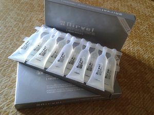 Les masques pour les cheveux beaucoup endommagés secs peints