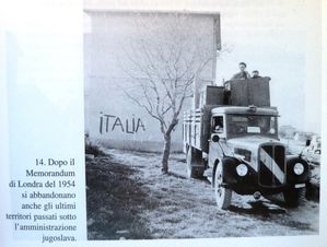 1954-profughi-verso-Italia.JPG