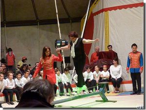 Ecole-St-Michel--Cirque--sur-le-fil.jpg