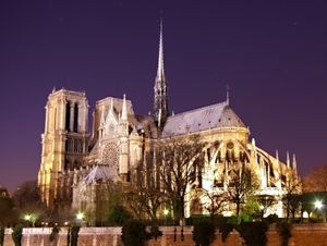 ire-notre_dame_de_paris_by_night_time.jpg
